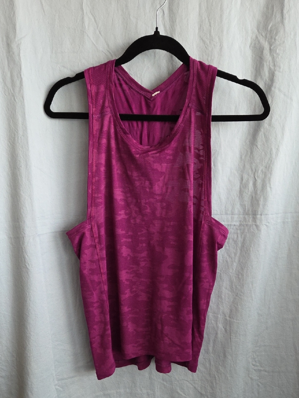 G505. Lululemon Run For Days Tank in Regal Plum - Size 8 (?)